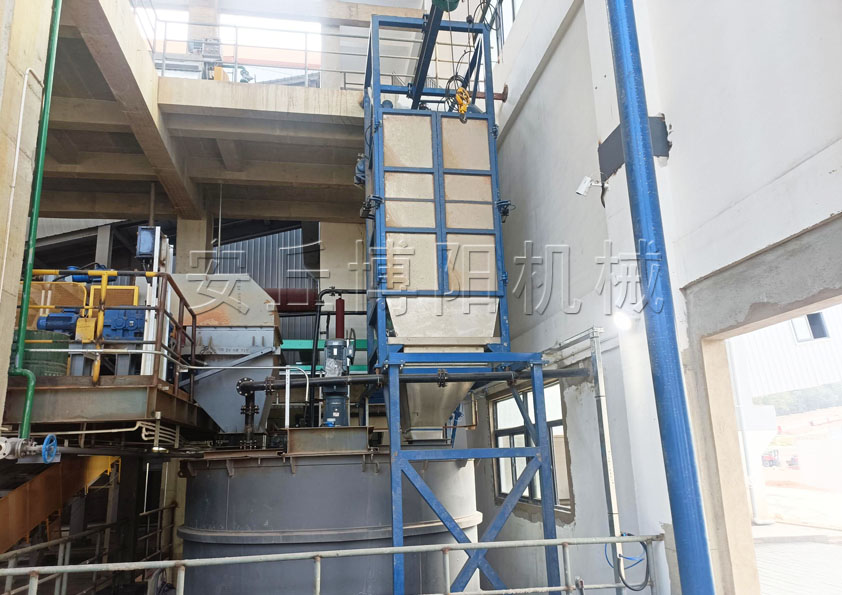 氧化锌吨袋破袋机的工作原理和核心优势有哪些呢？